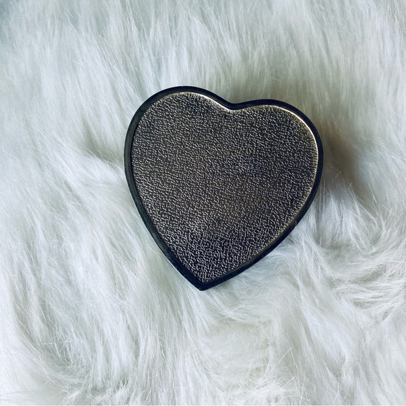 Antique silver heart shaped jewelry box - Picture 3 of 5